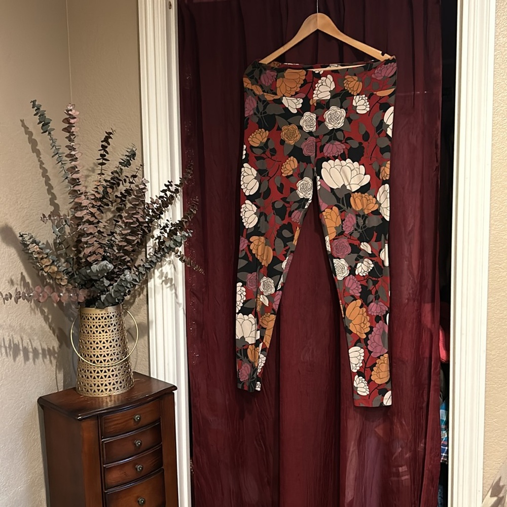 Lularoe - Picture 2 of 2
